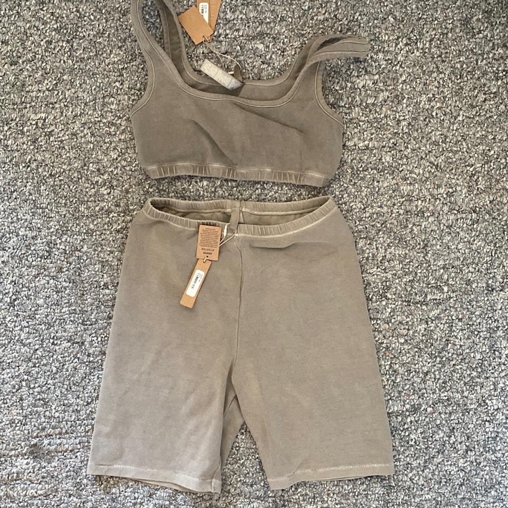 Skims set